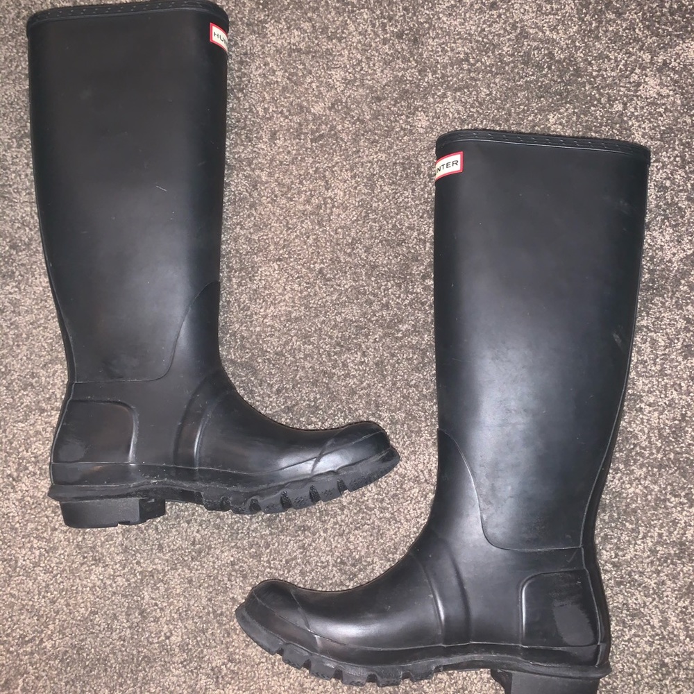 Black matte black hunter rain boots